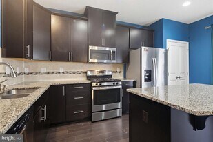 7408 Wild Honey Way in Elkridge, MD - Building Photo