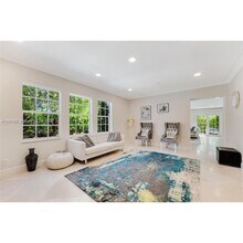 140 N Hibiscus Dr in Miami Beach, FL - Foto de edificio - Building Photo