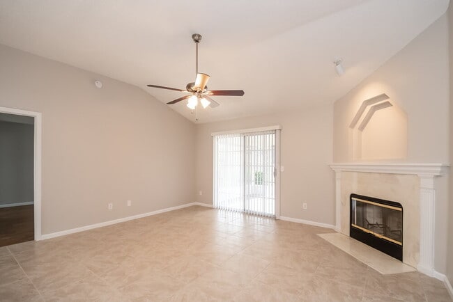 3744 Eagle Ridge Dr in Jacksonville, FL - Building Photo - Building Photo