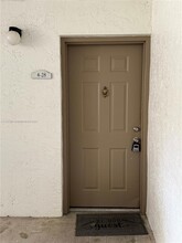 640 S Park Rd in Hollywood, FL - Foto de edificio - Building Photo