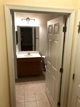 3810 Lightfoot St, Unit 208 in Chantilly, VA - Building Photo - Building Photo
