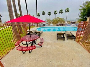 La Mesa Highview Apartments in La Mesa, CA - Foto de edificio - Building Photo