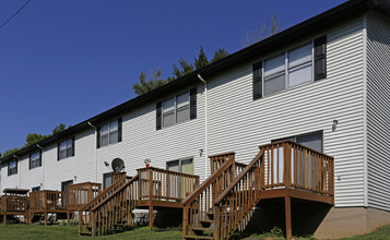 River Hill Townhomes in Louisville, TN - Building Photo - Building Photo