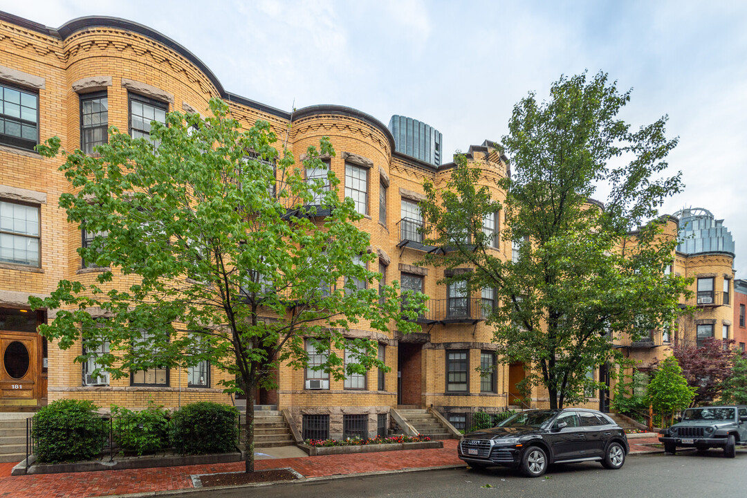 179 Saint Botolph St, Unit 8 in Boston, MA - Foto de edificio