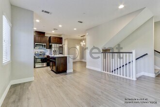 1258 Detroit Ave in Concord, CA - Foto de edificio - Building Photo