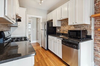 19 Medford St, Unit #3 in Chelsea, MA - Foto de edificio - Building Photo