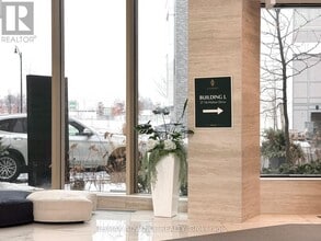 27 McMahon Dr in Toronto, ON - Building Photo - Building Photo