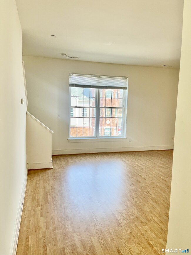 1343 Boston Post Rd in Madison, CT - Building Photo - Building Photo