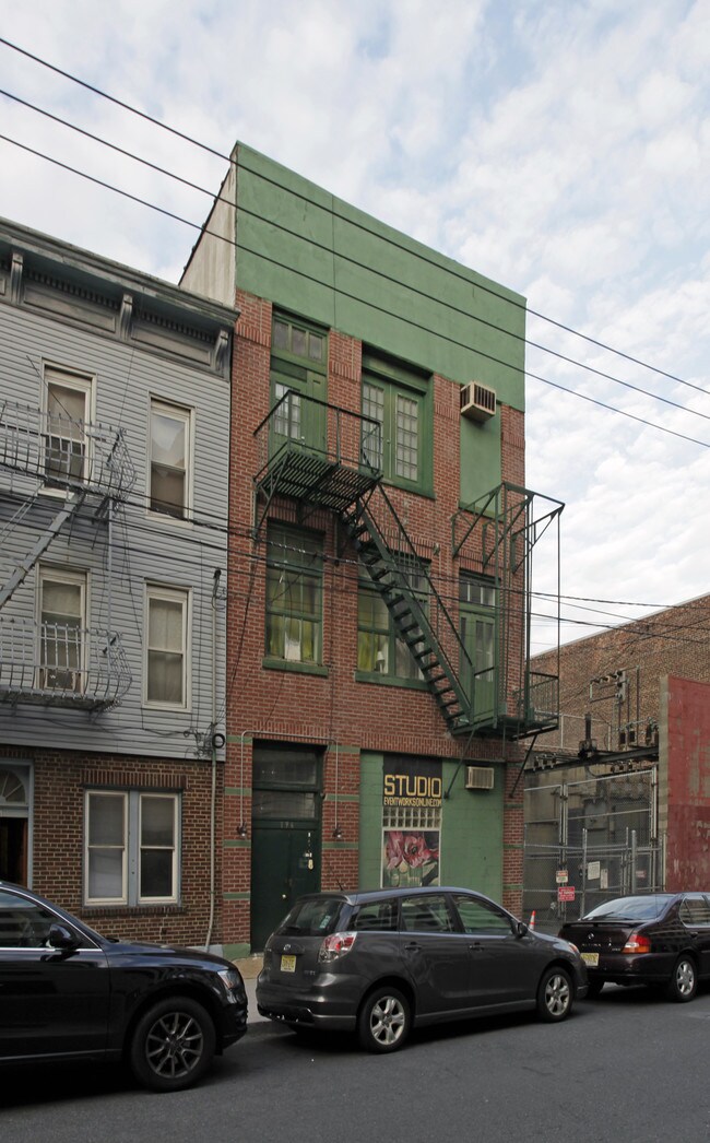 196 Morgan St
