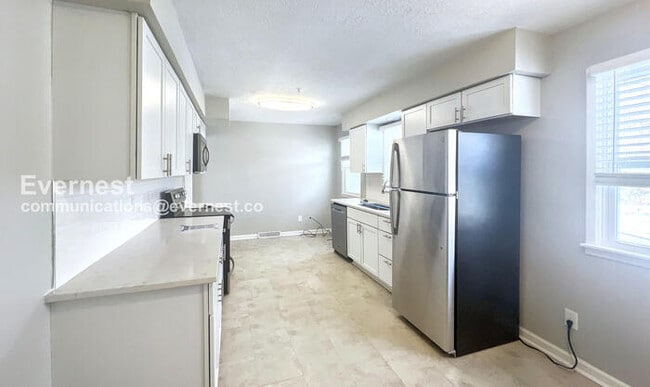 11330 E 24th St S in Independence, MO - Building Photo - Building Photo