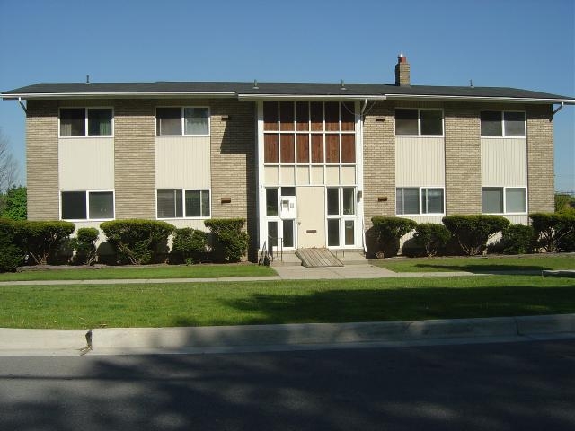 RiverSide Apartments in St Clair, MI - Building Photo - Building Photo