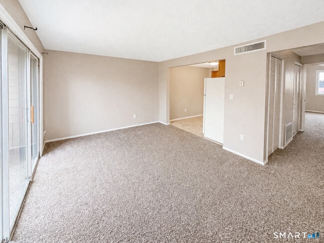 210 Towne House Rd in Hamden, CT - Building Photo - Building Photo