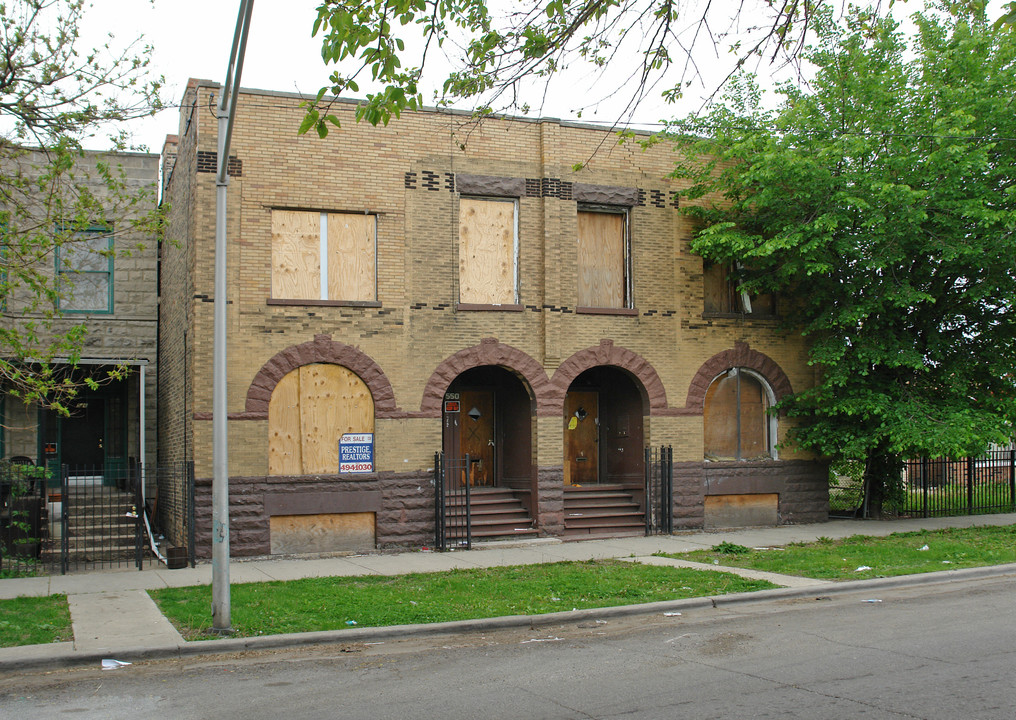 550-552 N Avers Ave in Chicago, IL - Building Photo