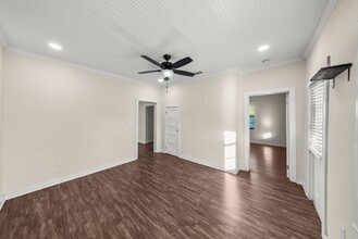 306 Courthouse St in Port Allen, LA - Building Photo - Building Photo