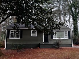 1387 Midview Dr in Decatur, GA - Building Photo