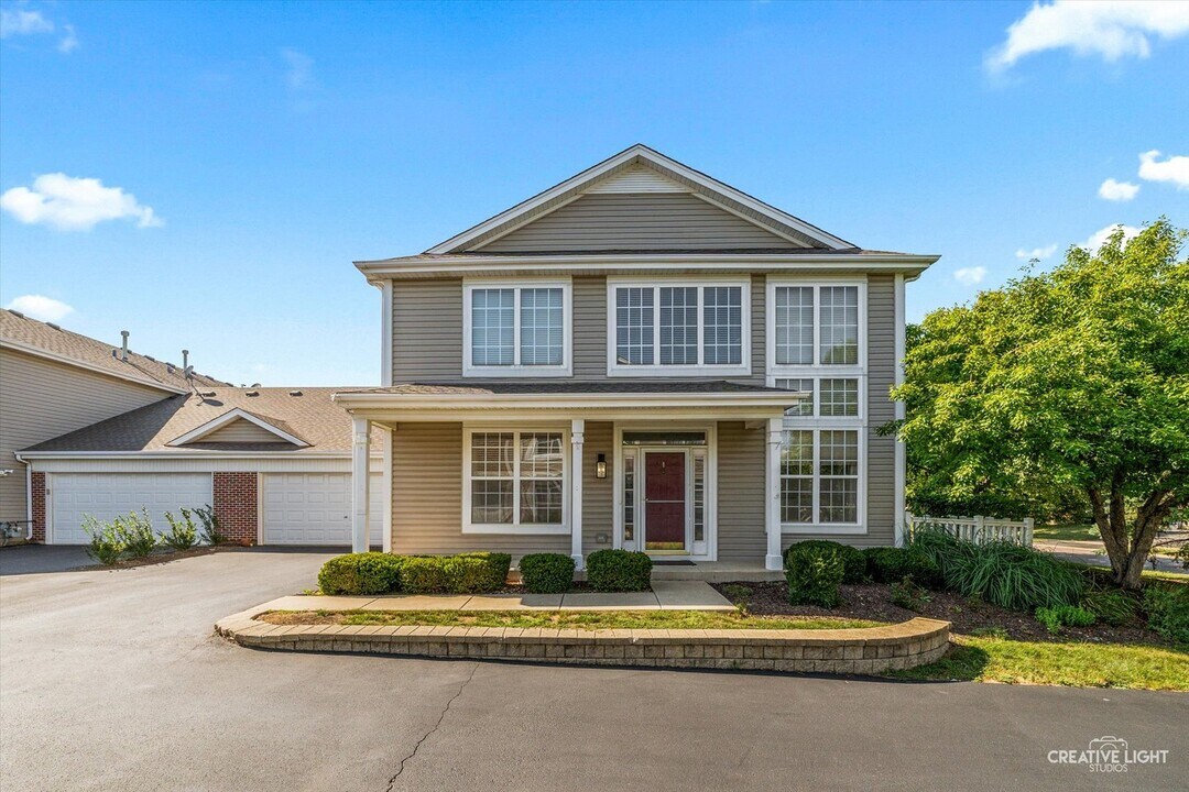 230 St James Pkwy in Sugar Grove, IL - Building Photo