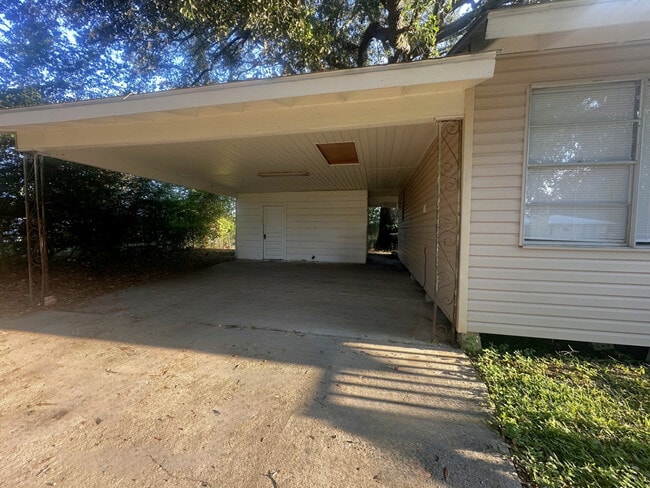 30121 Julia St in Albany, LA - Building Photo - Building Photo