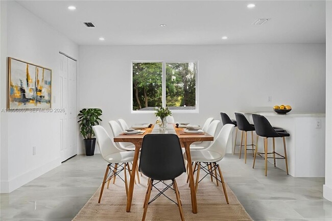 2926 NW 58th St in Miami, FL - Building Photo - Building Photo