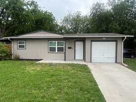 2706 Gross Rd in Dallas, TX - Building Photo