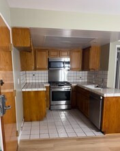 12712 Moorpark St in Los Angeles, CA - Building Photo - Building Photo