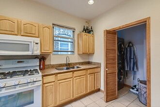 3317 W Belden Ave, Unit #2 in Chicago, IL - Building Photo - Building Photo