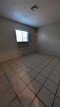 2524 N Magnet St in North Las Vegas, NV - Foto de edificio - Building Photo