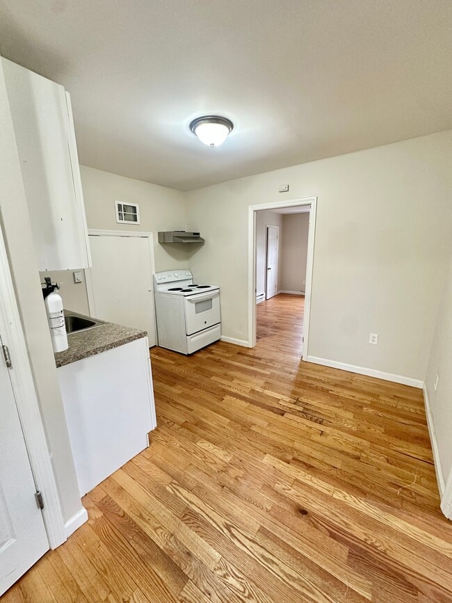 86 Stuyvesant Ave., Unit 3 in Newark, NJ - Building Photo - Building Photo