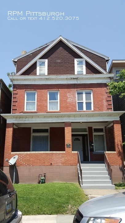 5531 Howe St-Unit -Apt 2 in Pittsburgh, PA - Foto de edificio