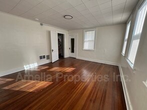 610 E Unaka Ave in Johnson City, TN - Building Photo - Building Photo