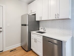 1948 W Wilson Ave, Unit 2 in Chicago, IL - Foto de edificio - Building Photo