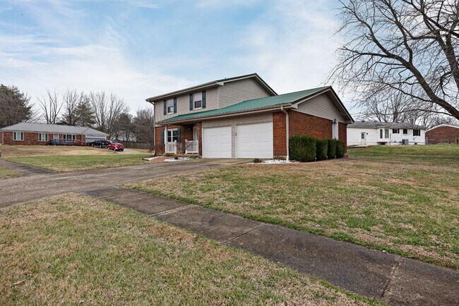 611 Harvard Dr in Elizabethtown, KY - Building Photo - Building Photo