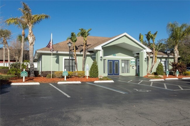 1919 S Semoran Blvd in Orlando, FL - Building Photo - Building Photo