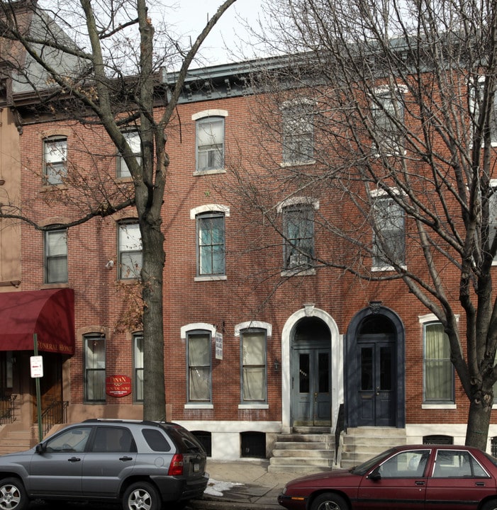 1919 Spring Garden Street in Philadelphia, PA - Building Photo