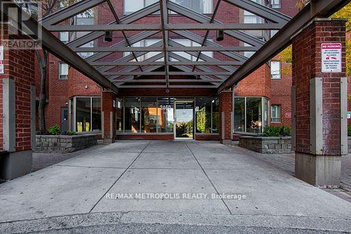 2460 Eglinton Ave E in Toronto, ON - Building Photo - Building Photo