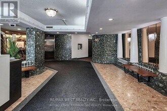 236 Albion Rd in Toronto, ON - Building Photo - Building Photo
