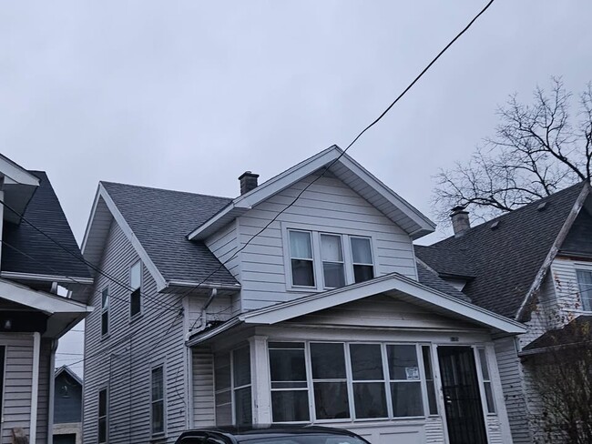 2225 Academy Ave in Toledo, OH - Building Photo - Building Photo