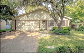 3134 Edelweiss Dr in Grand Prairie, TX - Building Photo