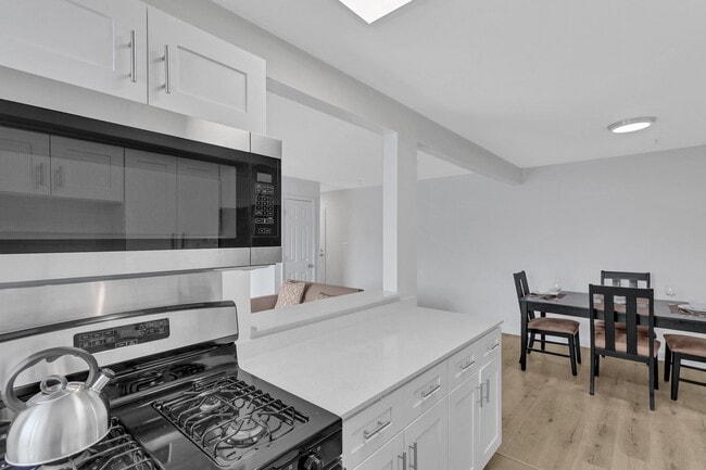 Hillstone Apartments in Washington, DC - Building Photo - Building Photo