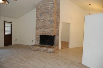 15926 Pfeiffer Dr in Houston, TX - Building Photo - Building Photo