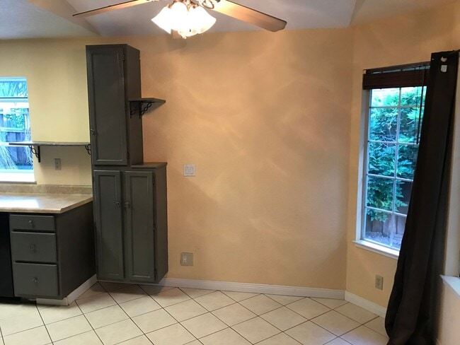 4424 Sunrise Ct in Davis, CA - Building Photo - Building Photo
