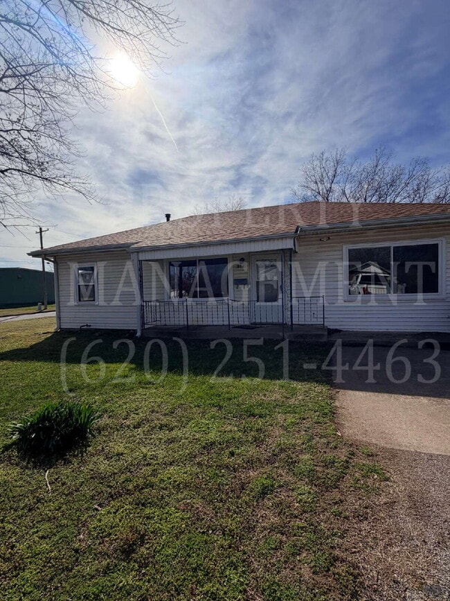 812 Siggins St in Coffeyville, KS - Building Photo - Building Photo