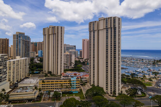 Yacht Harbor Towers in Honolulu, HI - Building Photo - Building Photo