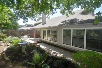 6304 Maury Hollow in Austin, TX - Building Photo - Building Photo