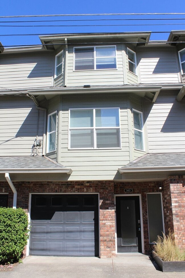 3413 SW Moss St in Portland, OR - Building Photo - Building Photo