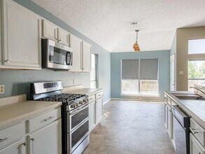 2215 Patsy Pkwy in Austin, TX - Building Photo - Building Photo