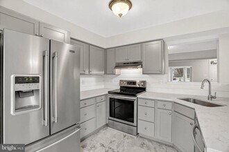 8772 Manahan Dr in Ellicott City, MD - Building Photo - Building Photo