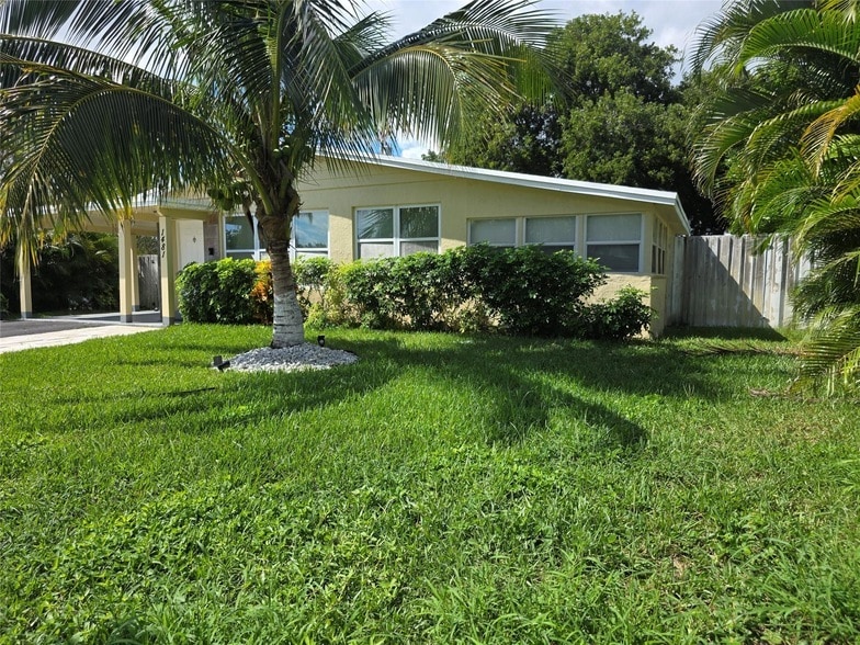 1481 NW 2nd St in Boynton Beach, FL - Foto de edificio