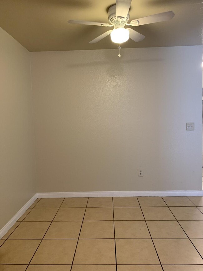 Rancho Pointe Apartments in Spring Valley, CA - Foto de edificio - Building Photo