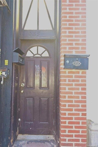 485 Rogers Ave in Brooklyn, NY - Foto de edificio
