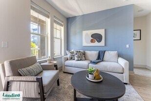 655 W Marina Cove Dr in St. Augustine, FL - Building Photo